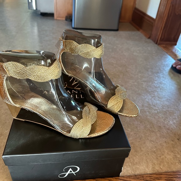 Sandals - Picture 2 of 8